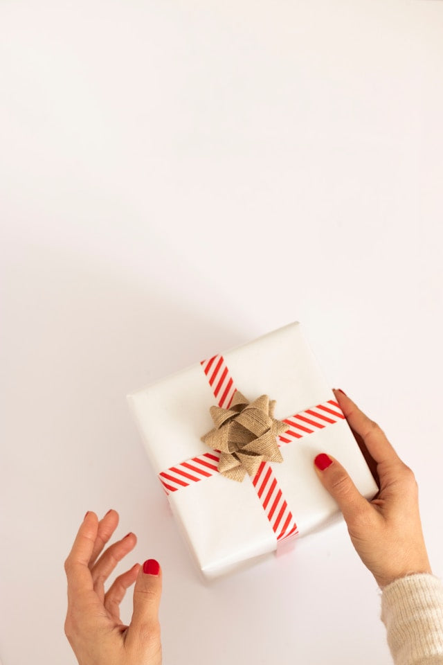 Gift Wrapping & Special Note